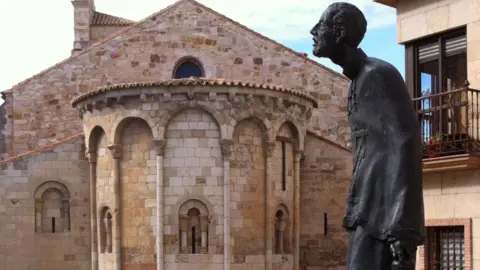 Estatua Barandales
