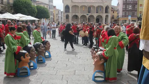 Boda civil al paso de los Gigantes y Gigantillas de la Ciudad de Zamora