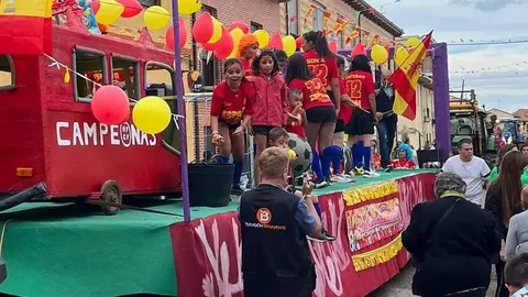 Desfile de carrozas de Santibáñez de Vidriales_10