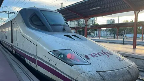 Tren Renfe en la estación de Zamora