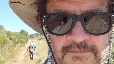 Sergio Aguilar y su hijo Gonzalo durante la segunda edición del 'Camino de Sayago'. Fotografía:: CEDIDA