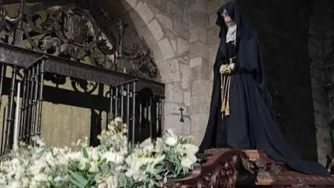 La soledad en su mesa procesional