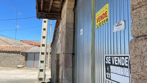 Vivienda en venta en el medio rural. Imagen de archivo