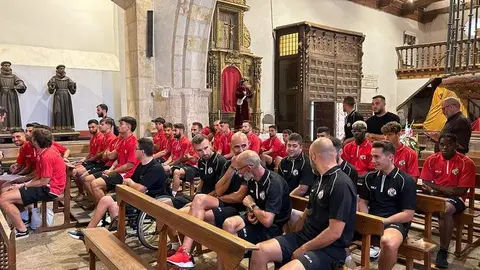 Ofrenda Floral de los jugadores del Zamora CF a la concha_2