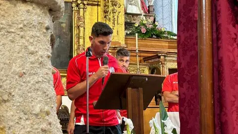 Ofrenda Floral de los jugadores del Zamora CF a la concha_6