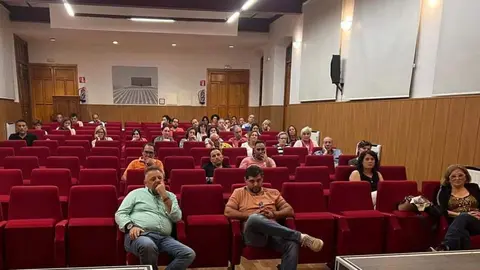 Reunión comerciantes y empresarios vía Interbenavente.es