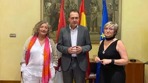 Encuentro entre el subdelegado del Gobierno Ángel Blanco, la jefa de la Unidad de Violencia sobre la Mujer, Marisa Manso y la nueva Concejala de
 Servicios Sociales del ayuntamiento de Zamora, Auxi Fernández