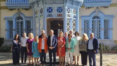 El ministro de Sanidad en funciones, José Miñones, visita el Hospital de Día de Salud Mental y Comunidad Terapéutica Villa Maribona de Avilés