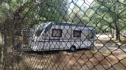 Caravana robada en el parking El Folgoso
