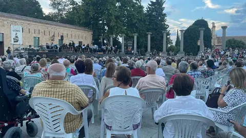 Banda de Música Maestro Nacor Blanco en las fiestas de septiembre. imagen de archivo