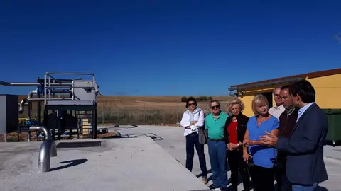 Delegada visita obras EDAR en Fuentes de Ropel 1