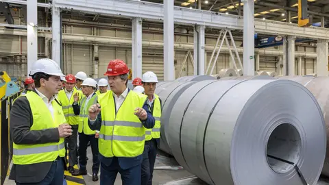 Mañueco Visita a la planta Coated Solutions León, del Grupo Network Steal