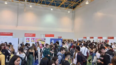 Feria de Bienvenida en el Campus Viriato. Fotografía: @EPSZ_USAL