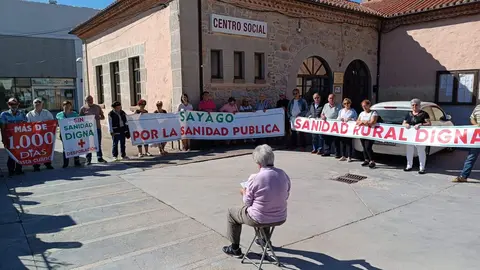Concentración número 108 de la Plataforma en Defensa de la Sanidad Pública de Sayago. Fotografía: CEDIDA