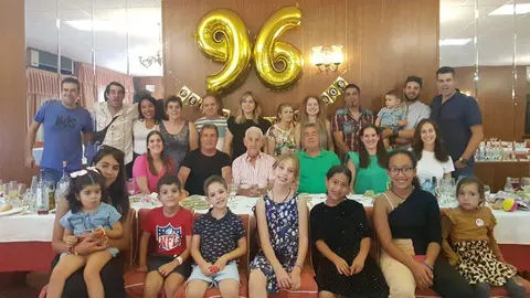 José Francisco Villar cumple 96 años rodeado de su gran familia
