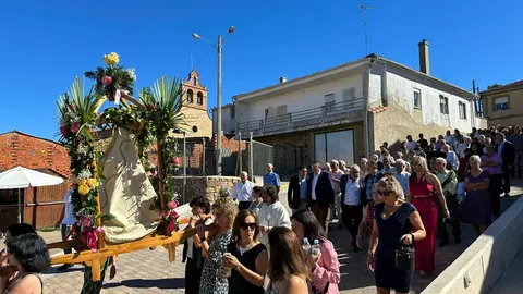 Fiesta de San Miguel Arcángel en Sarracín de Aliste con la presencia del presidente de la Diputación, Javier Faúndez