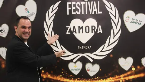 Óscar Toribio, director de "El cacharrico" durante la Gala de clausura del II Festival de Cine de Comedia “Zamora Enamora”