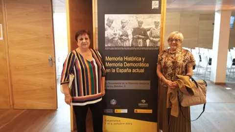 01 PSOEZAM. Mª Cruz Hernández y Marian López en Encuentor Internacional Memoria Democrática 04-10-2023