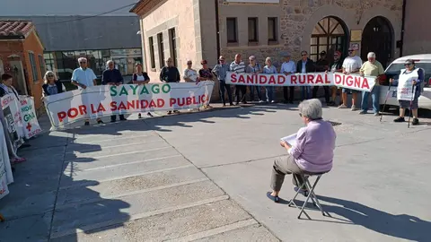 Concentración número 109 de la Plataforma en Defensa de la Sanidad Pública de Sayago. Fotografía: CEDIDA