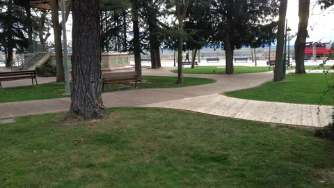 zona mota paseos madera y grieta (4)