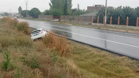Salida de vía en la CL-605 a la altura de la gasolinera