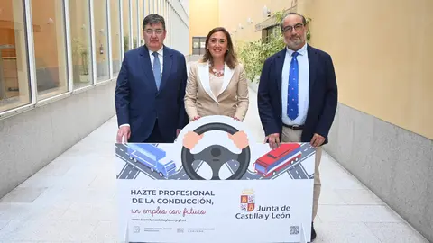 20231017+CONSEJERA+MOVILIDAD+convenios+de+colaboración+con+COTRACyL+y+FECyLBUS+(7)