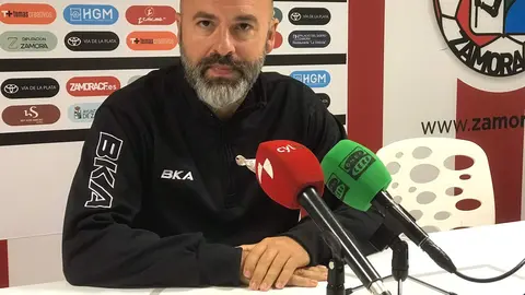 David Movilla en rueda de prensa antes del duelo ante el Fabril