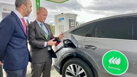 Iberdrola pone en marcha el primer gran parque de recarga ultrarrápida de vehículos eléctricos de León