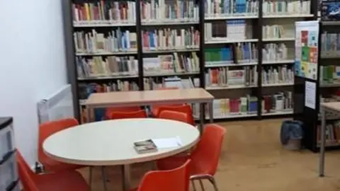 Biblioteca de Villaralbo