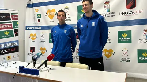 Saulo Hernández y Daniil Shelist en rueda de prensa