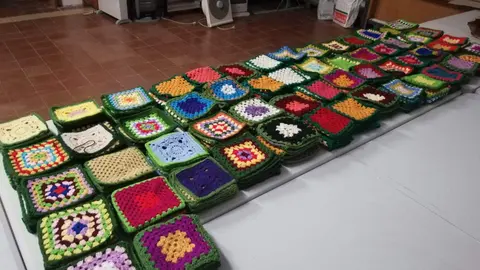 Algunos de los grannys reunidos para formar el árbol de Navidad