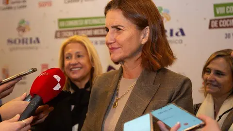 La chef Samantha Vallejo-Nágera durante el  VIII Congreso Internacional de Cocina y Turismo Micológico ‘Soria Gastronómica’. Fotografía: Soria Noticias