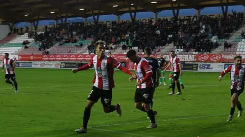 Celebración del gol de Luismi Luengo en el Zamora-Racing de Santander de Copa del Rey