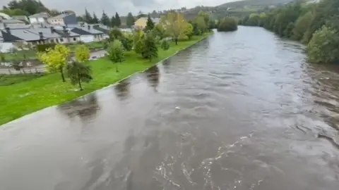 Río Tera a su paso por Puebla de Sanabria. Imagen de archivo