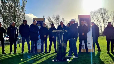 Campo de fútbol Entrepuentes en Camarzana de Tera