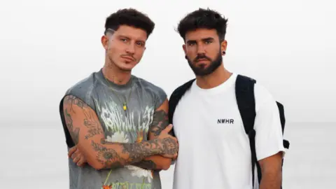 Jonan Wiergo, finalista de Supervivientes 2023 y Christian, regentes del Guakame Street Food