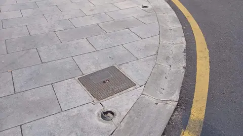 Calle Magistral Romero hacia el cortinas de San Miguel tras la eliminación de varios bolardos