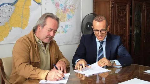 Firma convenio de cesión de uso de parte del Seminario Menor entre el Ayuntamiento y el Obispado de Zamora