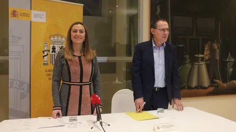 La delegada del Gobierno en Castilla y León, Virginia Barcones, acompañada por el subdelegado del Gobierno en Zamora, Ángel Blanco