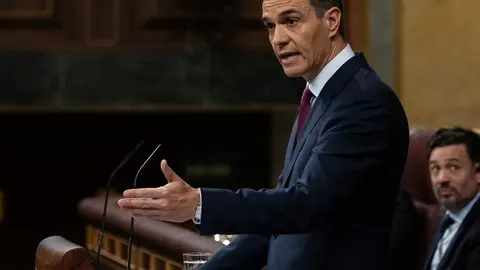 Pedro Sánchez durante el discurso de investidura. Fotografía: @jmalbares