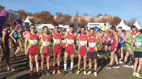 Equipo Absoluto del Vino Toro Caja Rural en el Campeonato de España de Clubes de campo a través en Soria