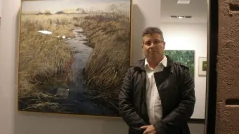 Juan Carlos Matilla durante la inauguración de su exposición en la Galería Espacio 36