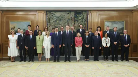 Acto de promesa de los ministros y ministras del nuevo Ejecutivo. Fotografía: Moncloa