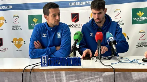 Saulo Hernández y Toni Naspler en la sede del club