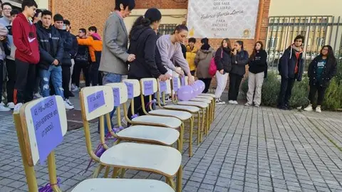 Sillas vacías vía Interbenavente.es