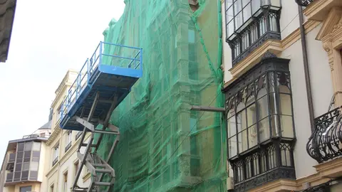 Trabajadores en un edificio en Santa Clara