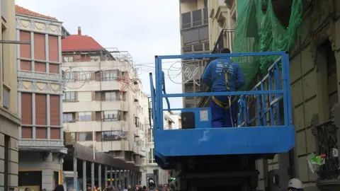 Trabajadores en un edificio en Santa Clara