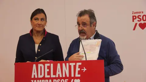 El  Procurador del PSOE de Zamora, José Ignacio Martín Benito, y la La secretaría de Organización del PSOECyL, Ana Sánchez 