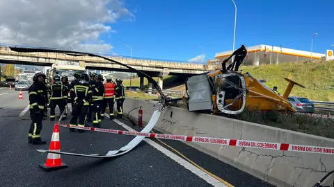 Dos heridos en accidente de helicóptero en M40, a la altura del C. de las Naciones. Fotografía: Emergencias