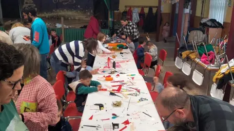 taller de navidad en el CEIP El Tera